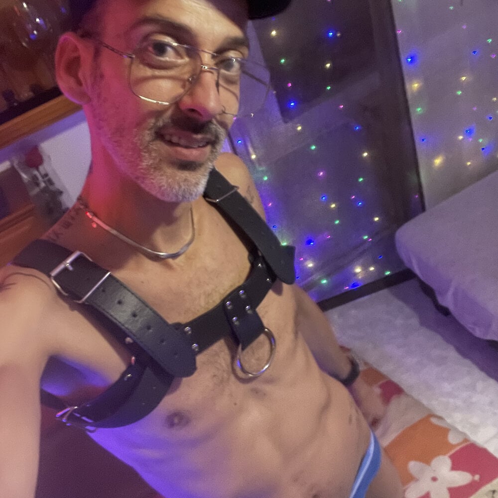 gaditanoxcyl Chatroom