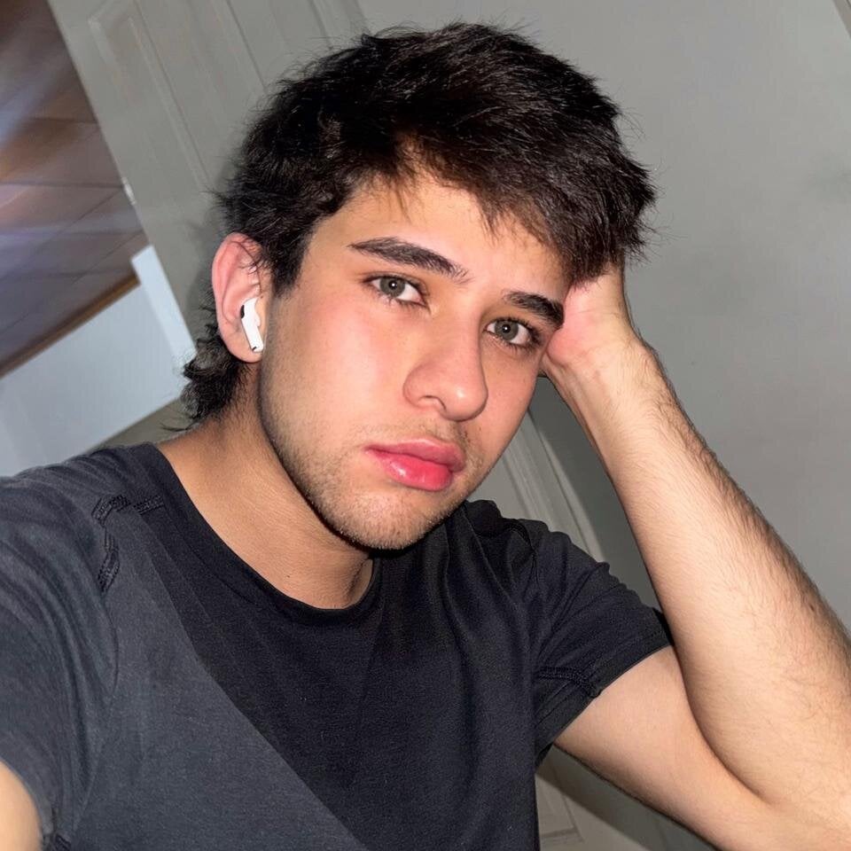 gaelcruz_ Chatroom