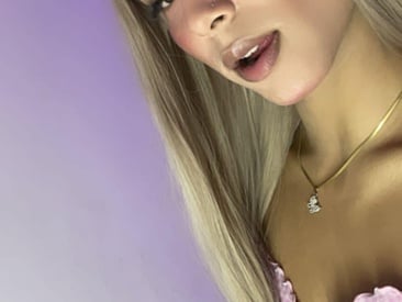 girls-bombonshots's Live Webcam girls-bombonshots