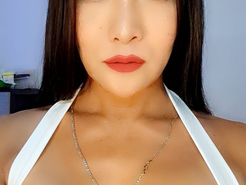 gorgeousYNEZ22 Chatroom