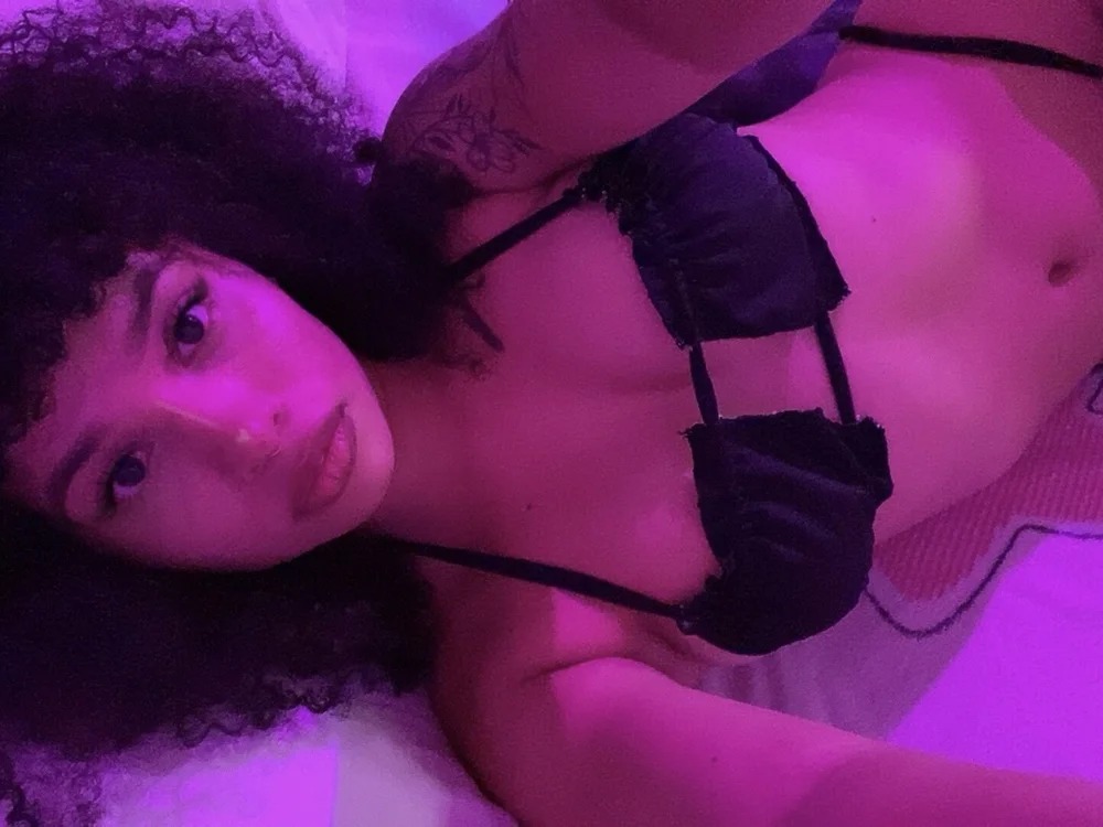 goth_Valentinna Chatroom