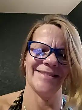 greeneyedamatuers Chatroom