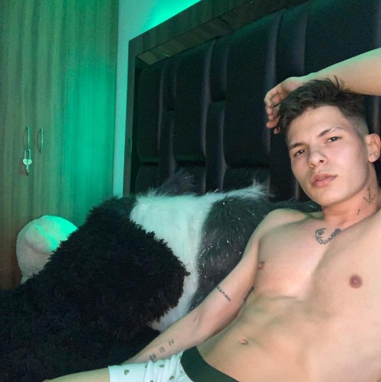 harrisoncuper Chatroom