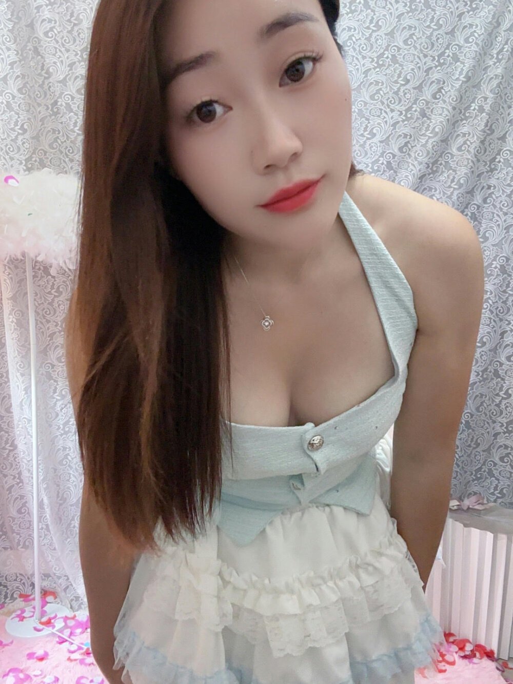 hhouq936 Chatroom