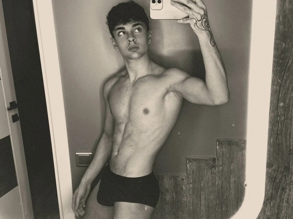 hoochieboy_ Chatroom