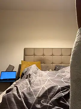 hornydesib69 Chatroom