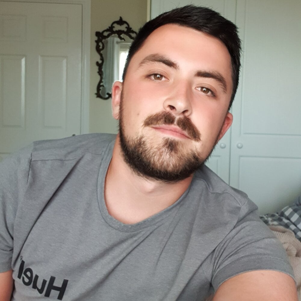 hornyjoe_xxx Chatroom