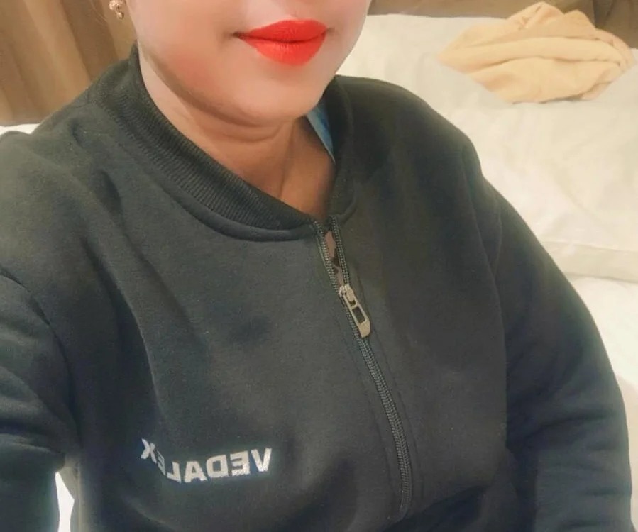 hot_bhabi07 Chatroom