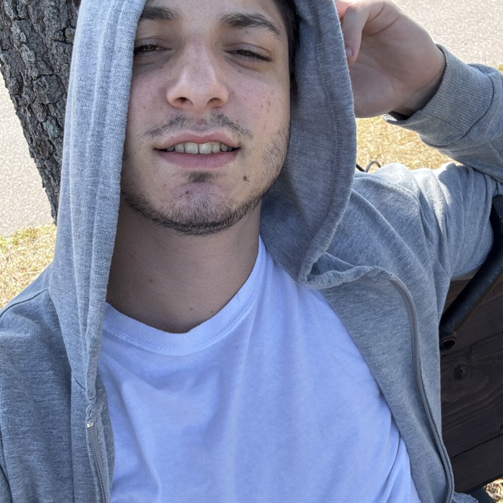 hotbodyguy24 Chatroom
