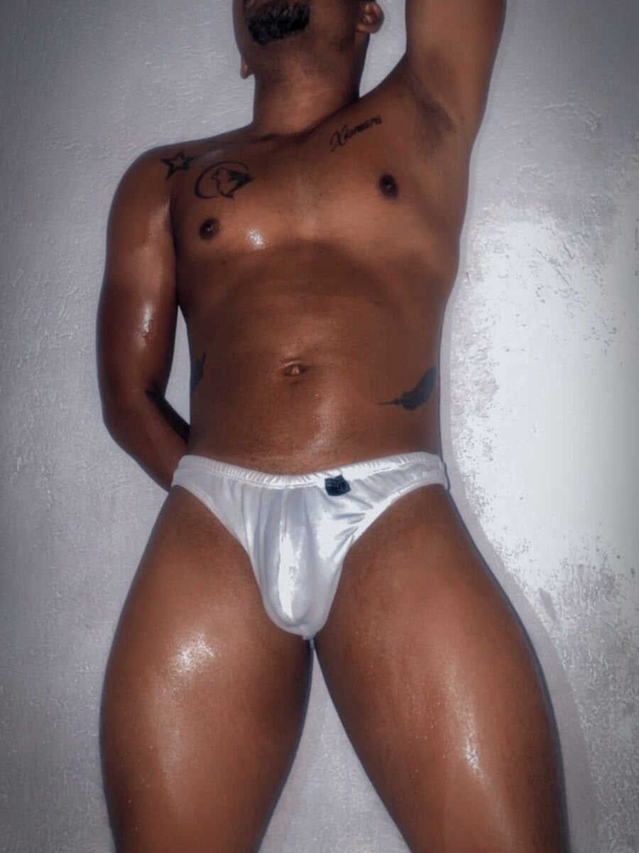 hotbrunett29 Chatroom