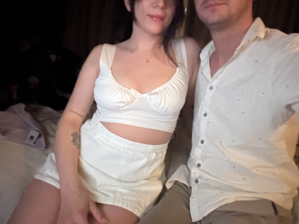 hotcoupleNL Chatroom