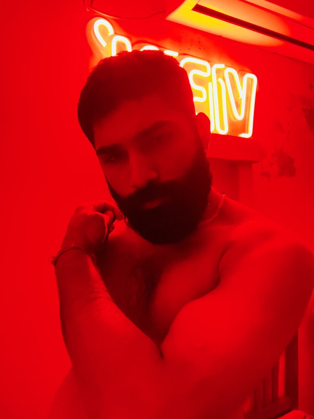 hotguynextd00rr Chatroom