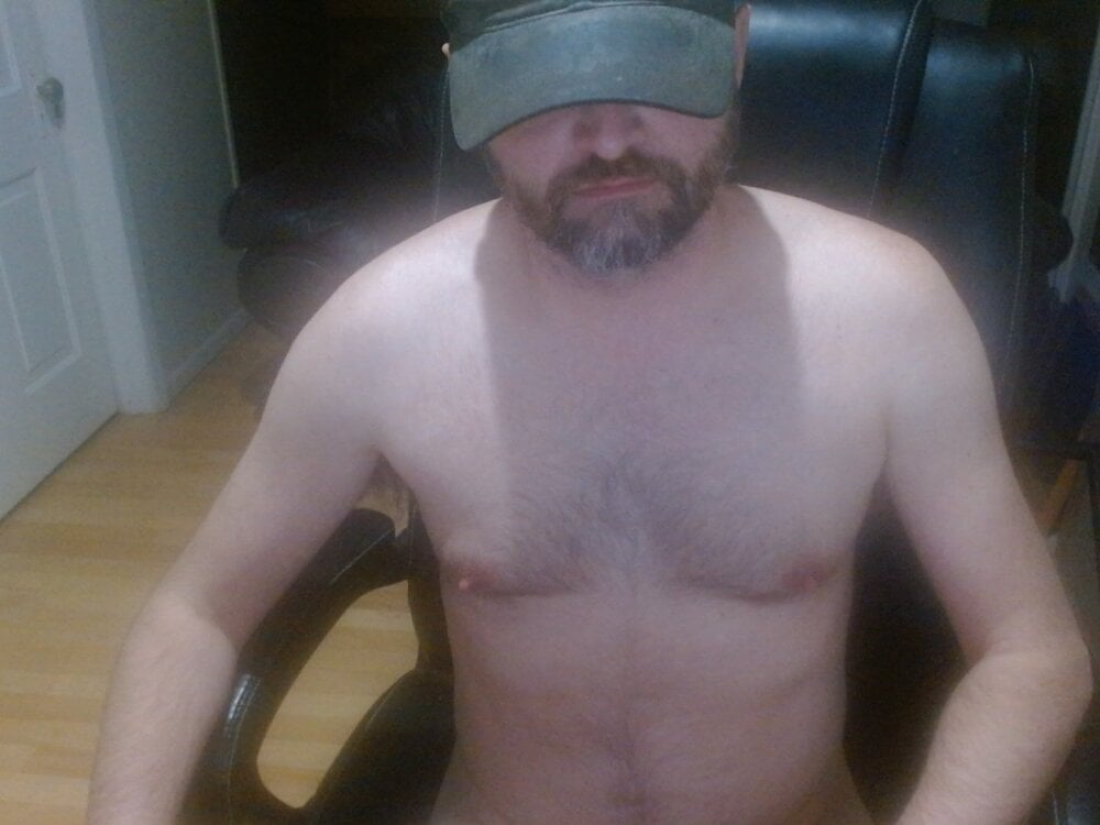 hotsluttykinky Chatroom