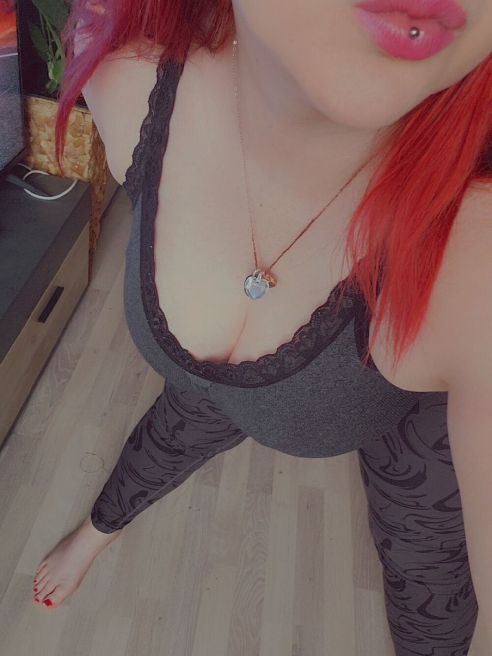 hottiesunny Chatroom