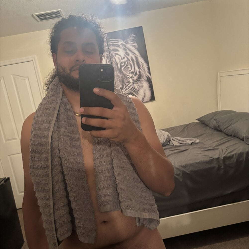 hunglatino239 Chatroom