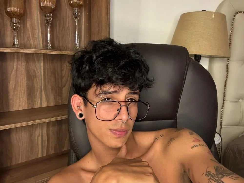 ibrat_andy1 Chatroom