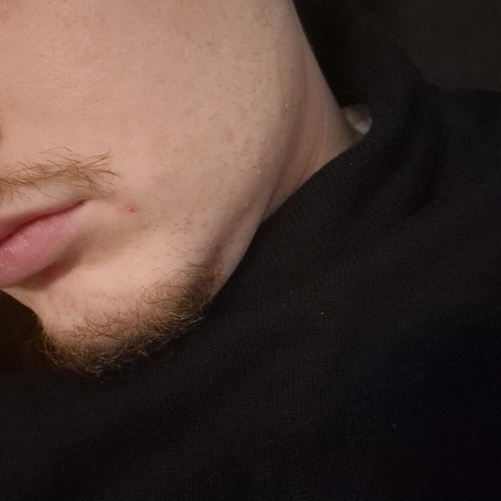 ifuckyourass72 Chatroom