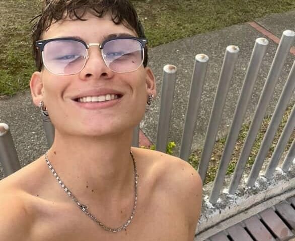isaac_18_ Chatroom