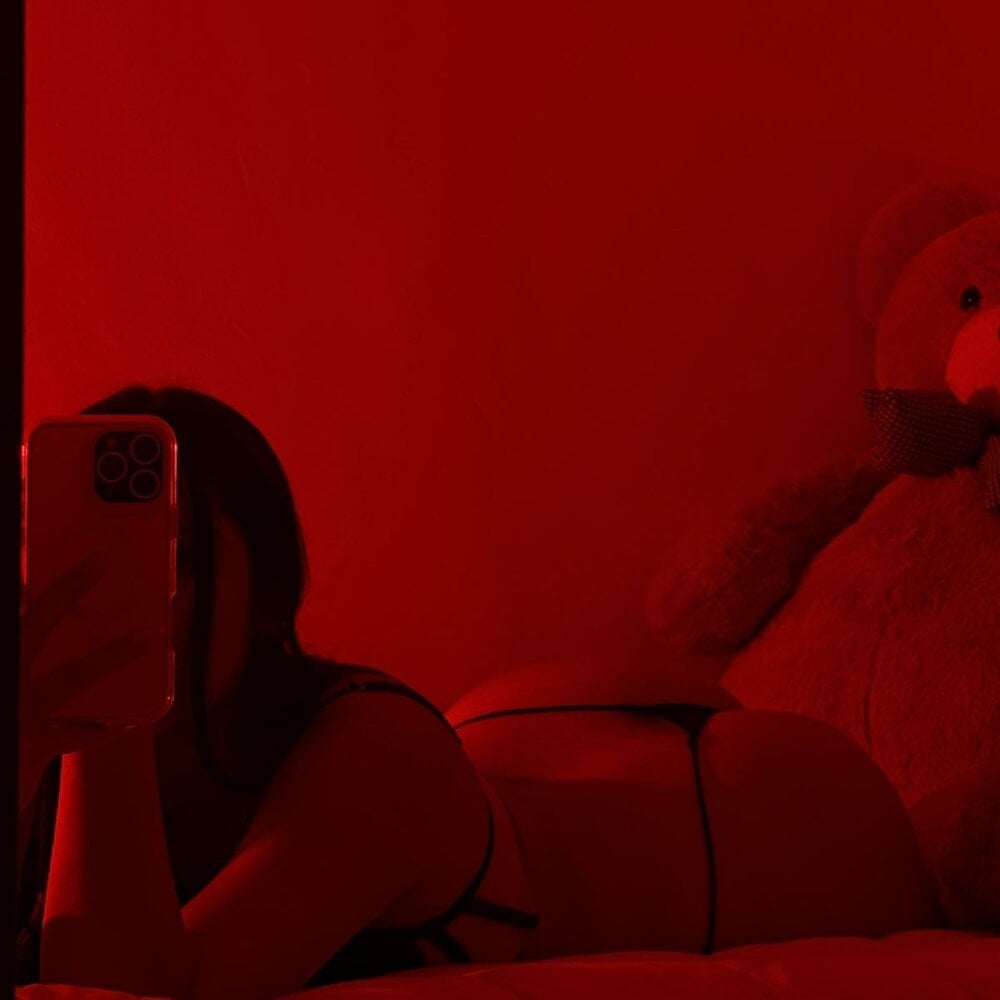 isabella__r444 Chatroom