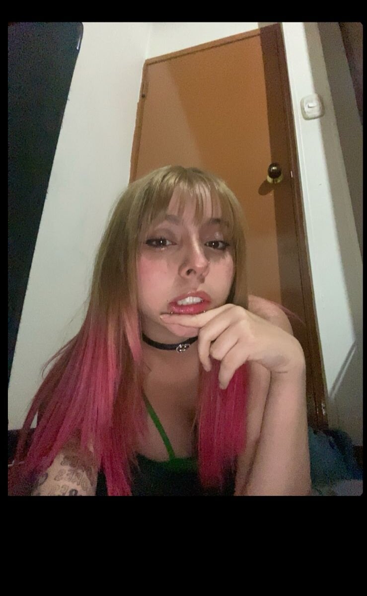 its_bibi Webcam Profile Picture its_bibi Chatroom