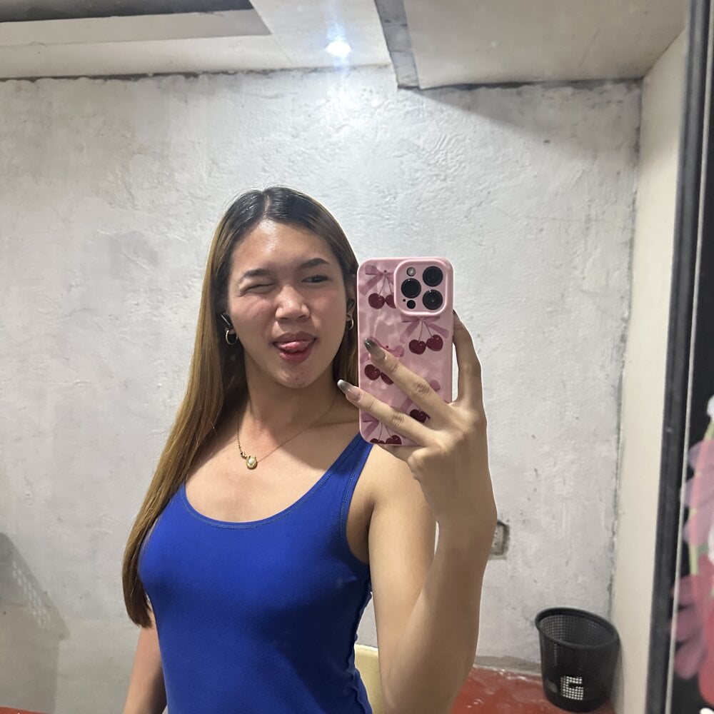 itsme_shanaya Chatroom