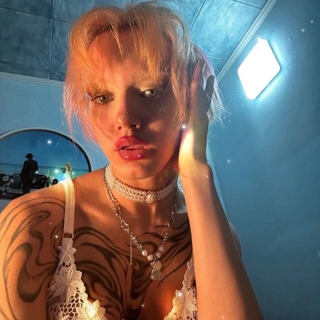 ivyscene Chatroom