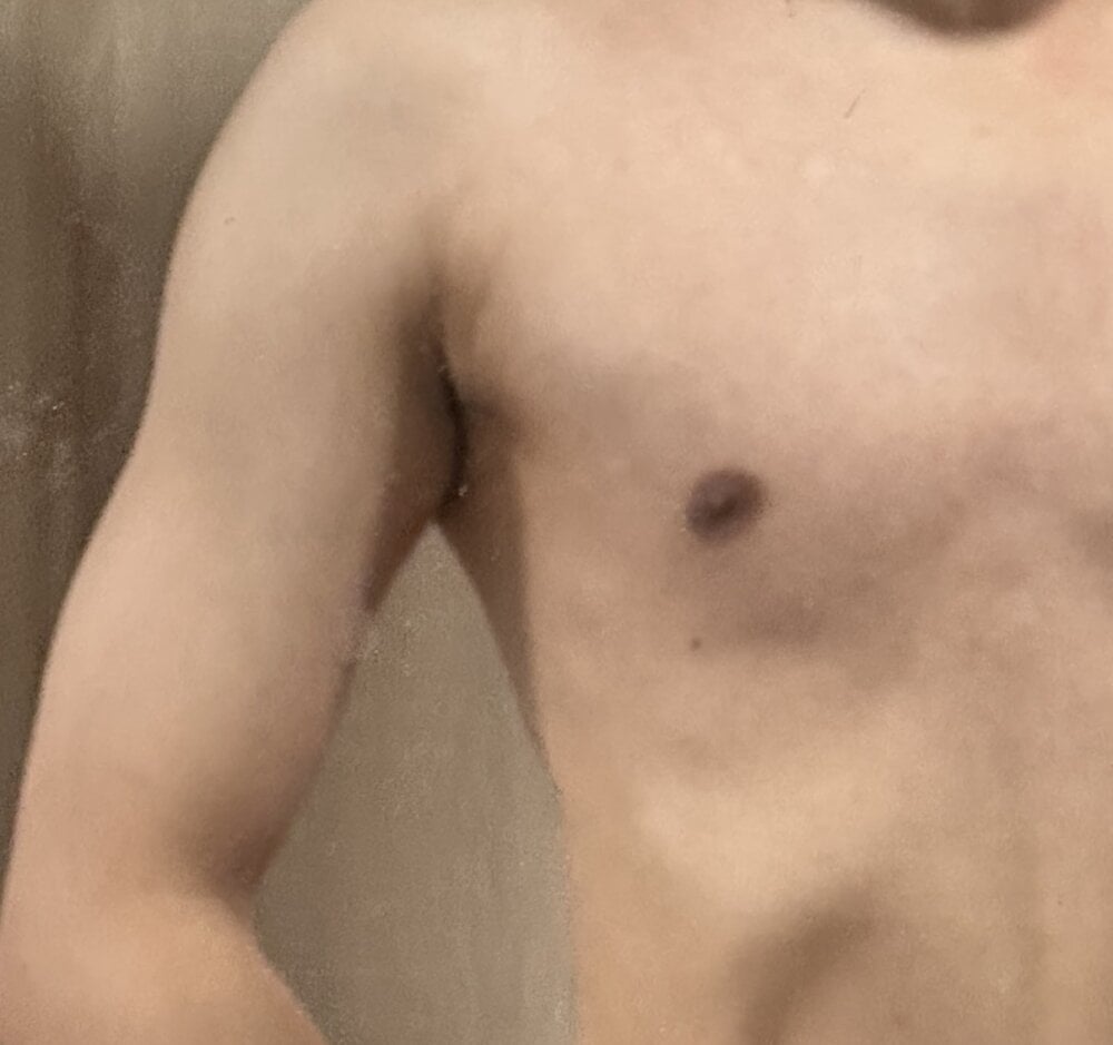 jihoooon_ Webcam Profile Picture jihoooon_ Chatroom