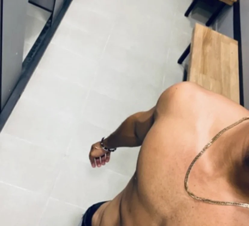 jonathan_hot_ Chatroom