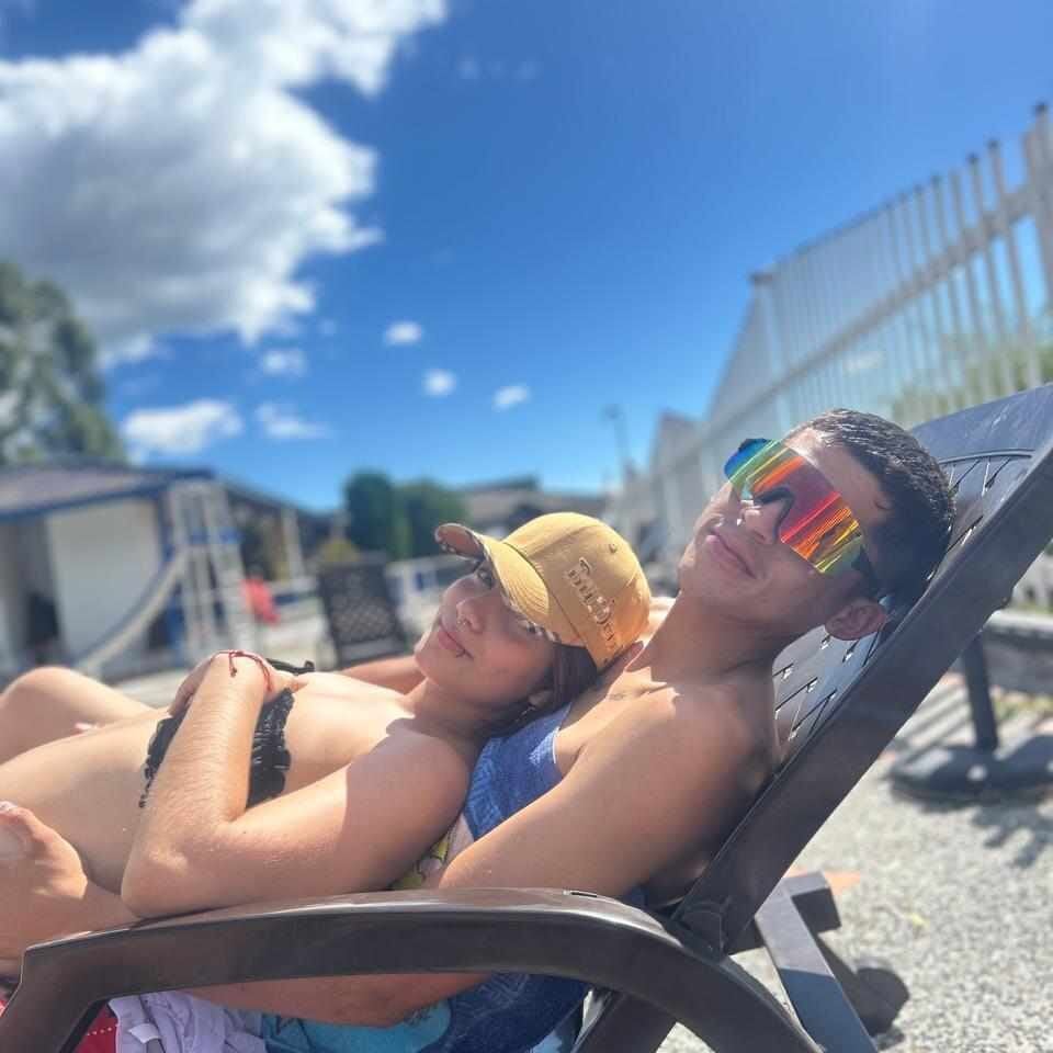 jov_and_thomas Chatroom