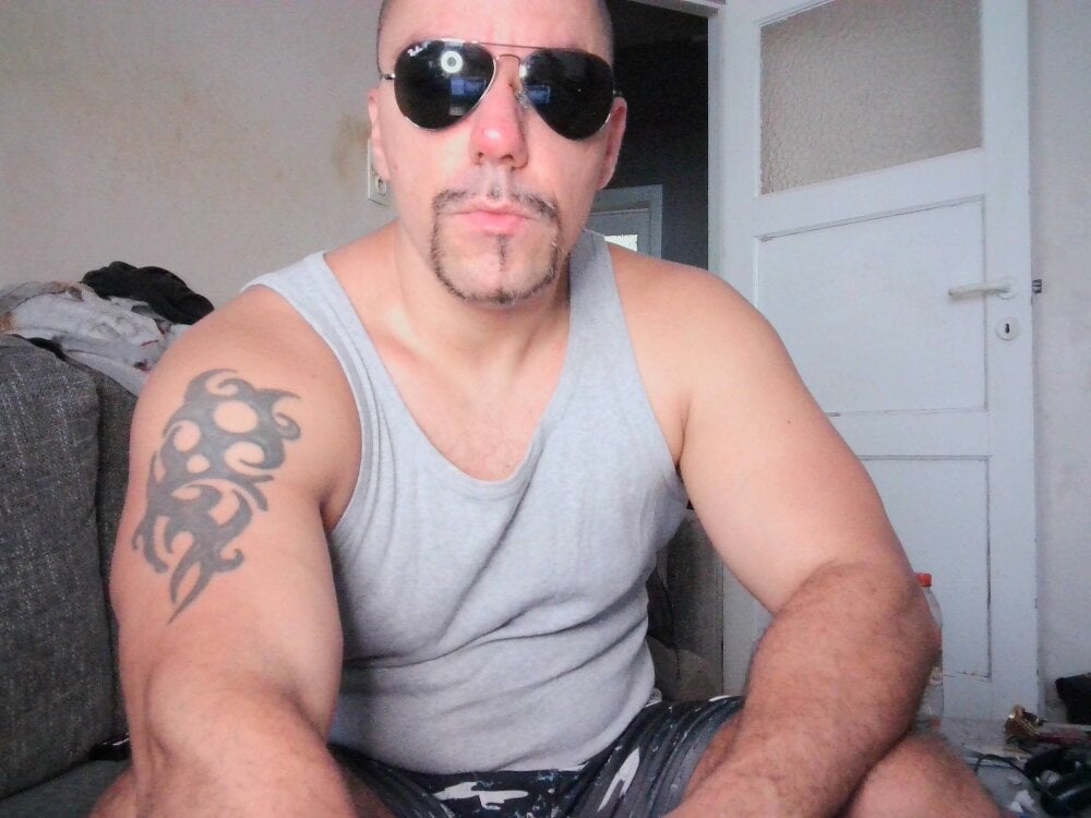 juan8incher Chatroom