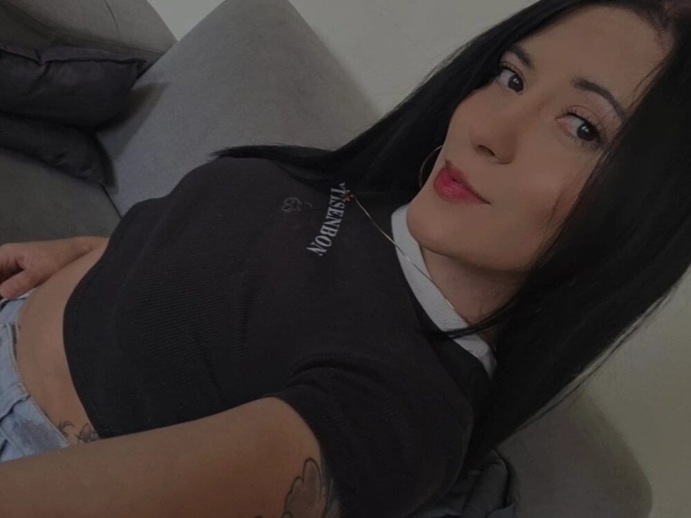 juanaaa_240 Chatroom