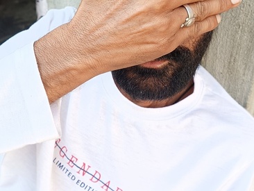 juicy-boy-vs-hotgirl