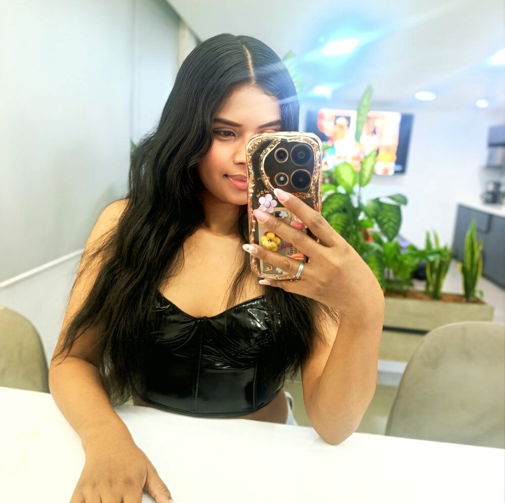 julietta1453 Chatroom