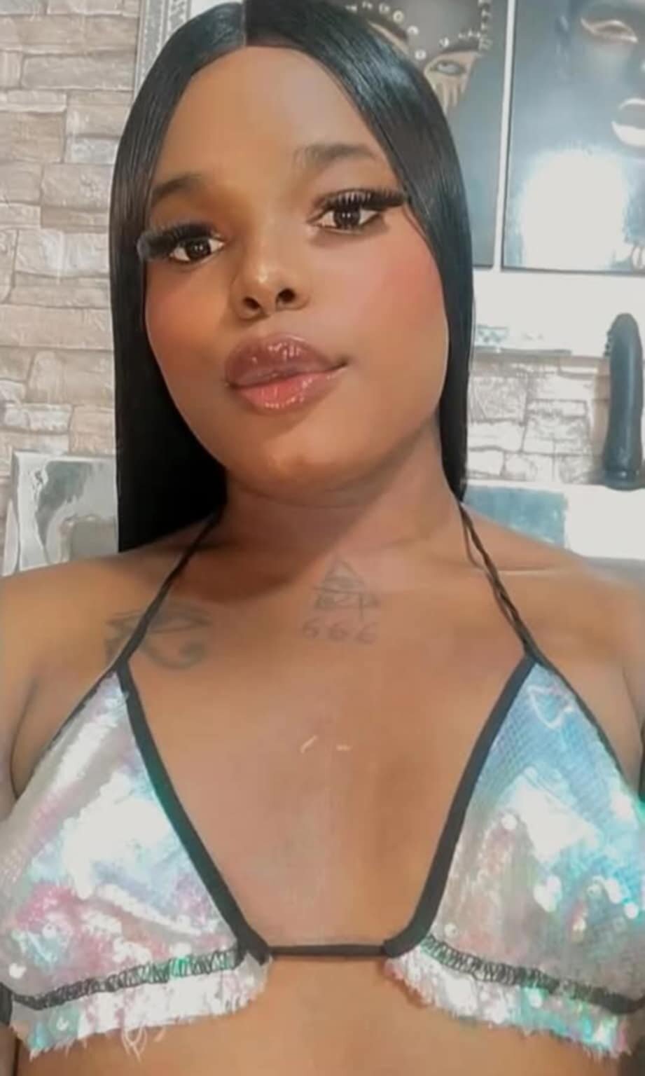 kami_bigcock Chatroom