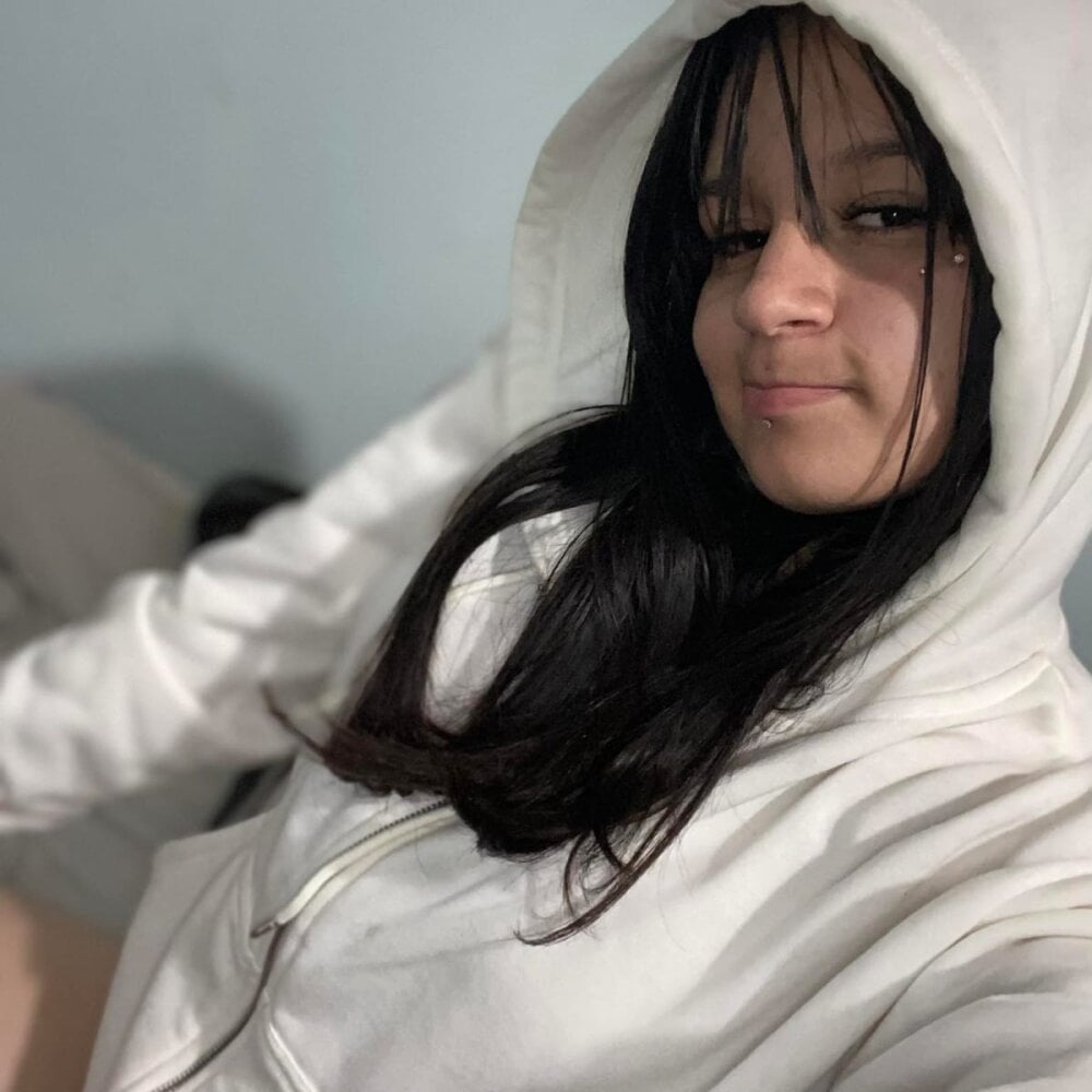 karinna_rodriguez Chatroom