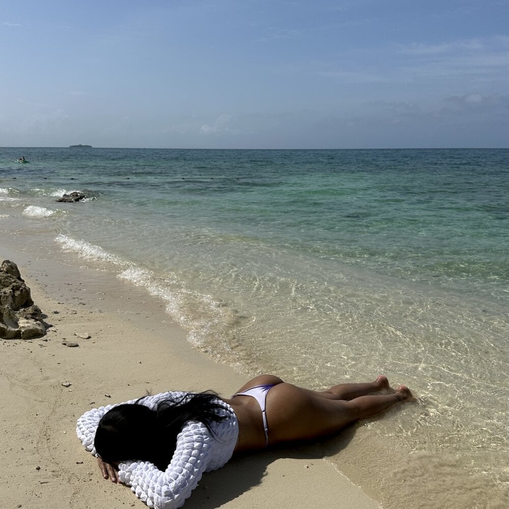 karolaalcendra Chatroom