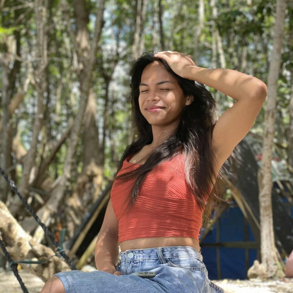 kynthy_bitchy Chatroom