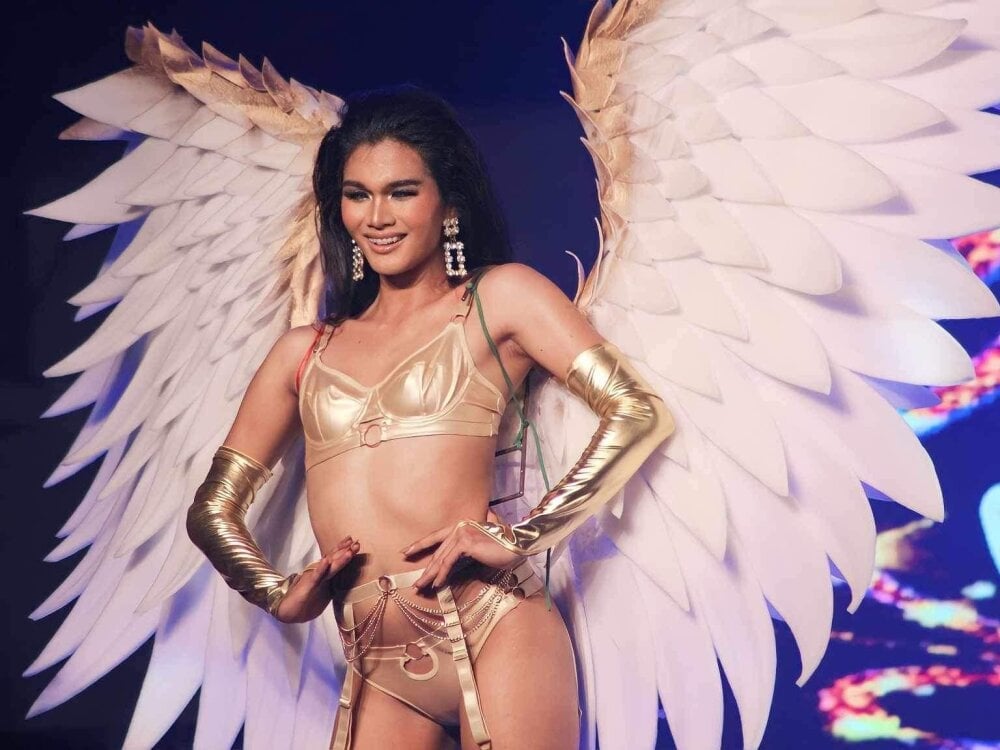 lady_in_moon Chatroom