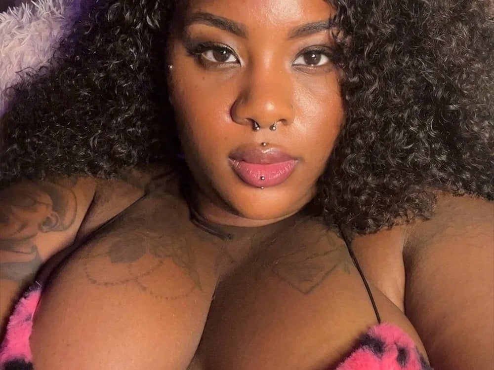 lanamonroe_ Chatroom