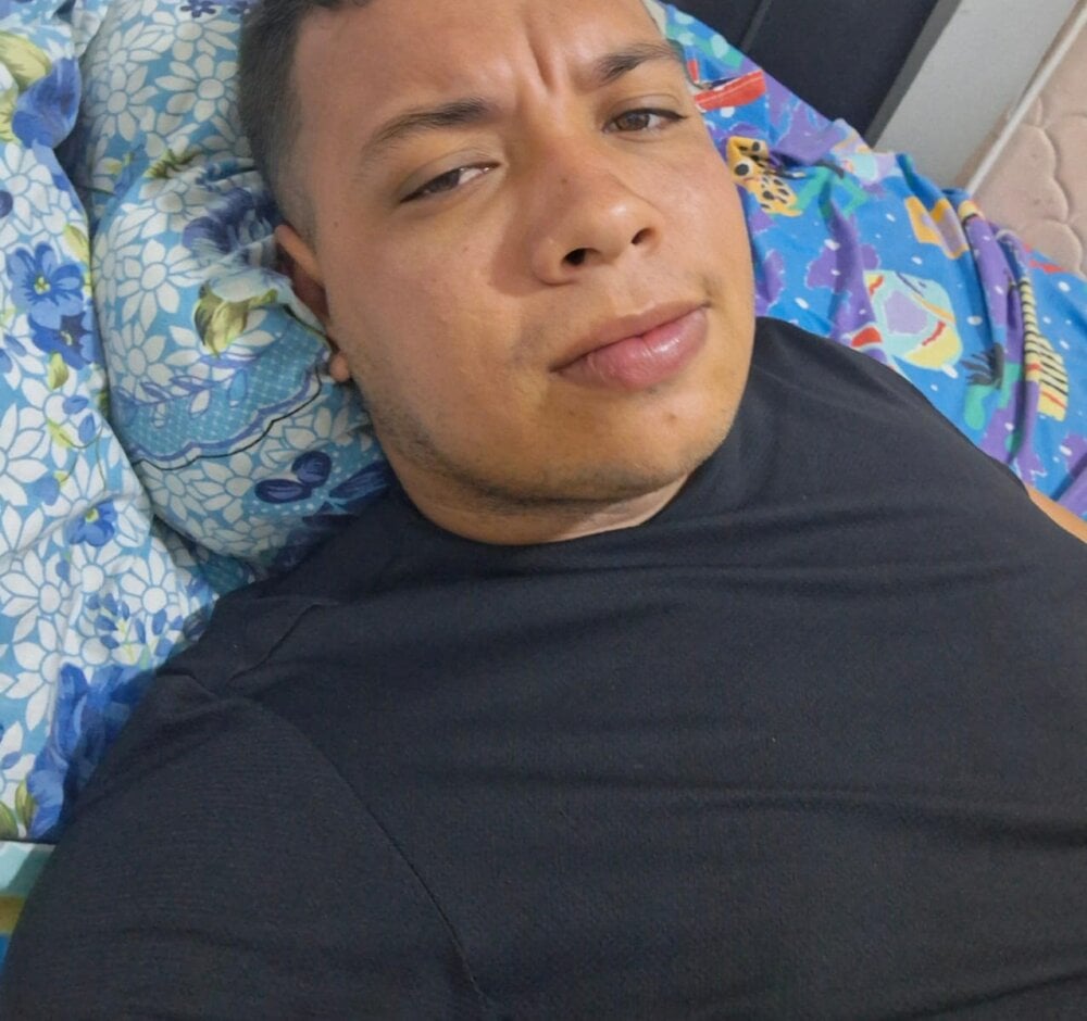 latin_couple2732 Chatroom
