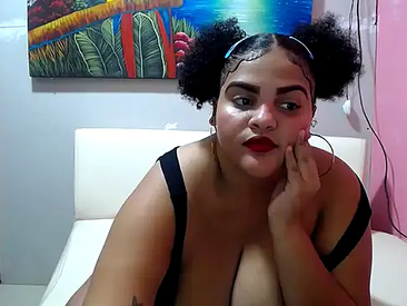 latina-bigboos25