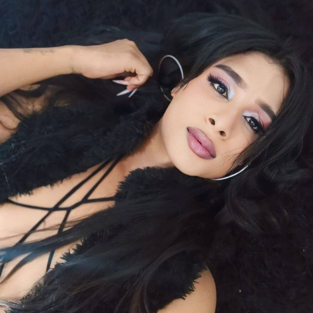 latina_ts_july Chatroom