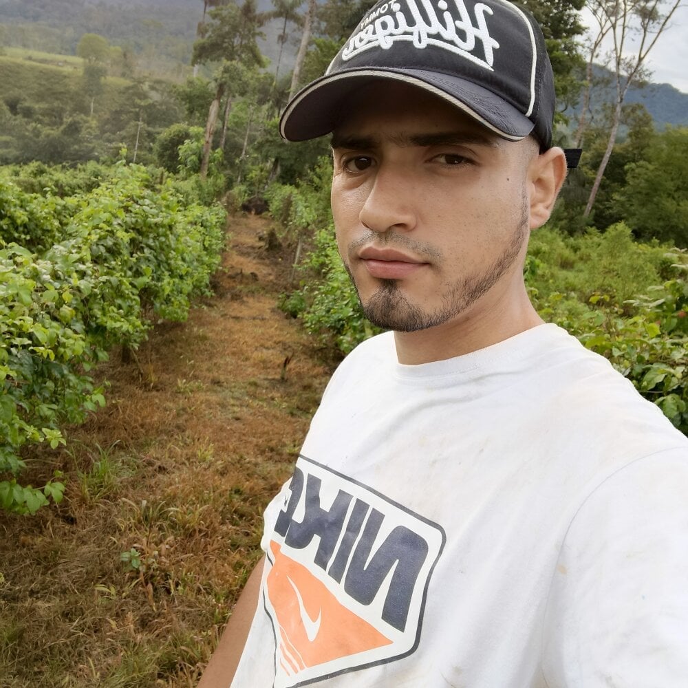 leandro-416 Chatroom