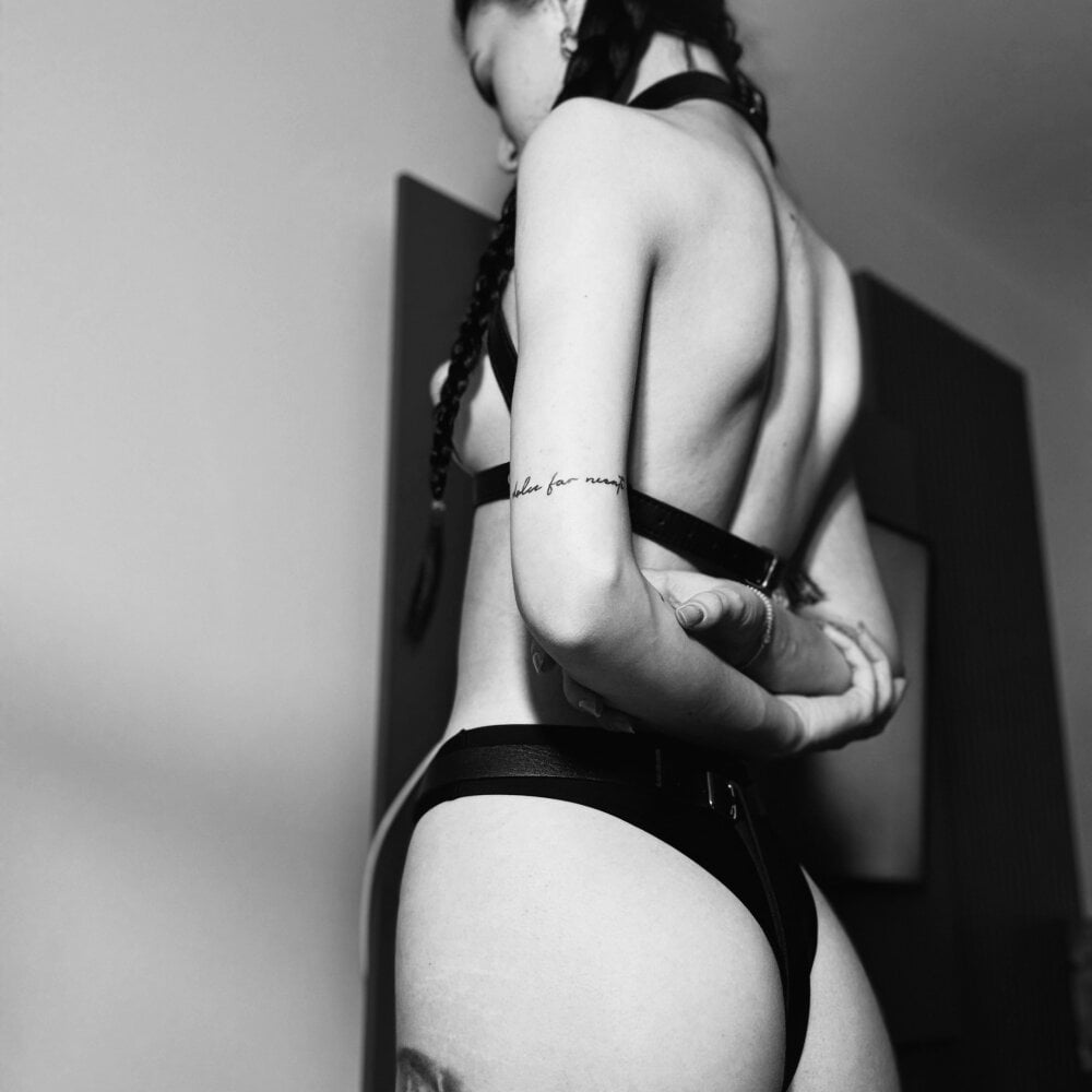 lettheskyfallx Chatroom