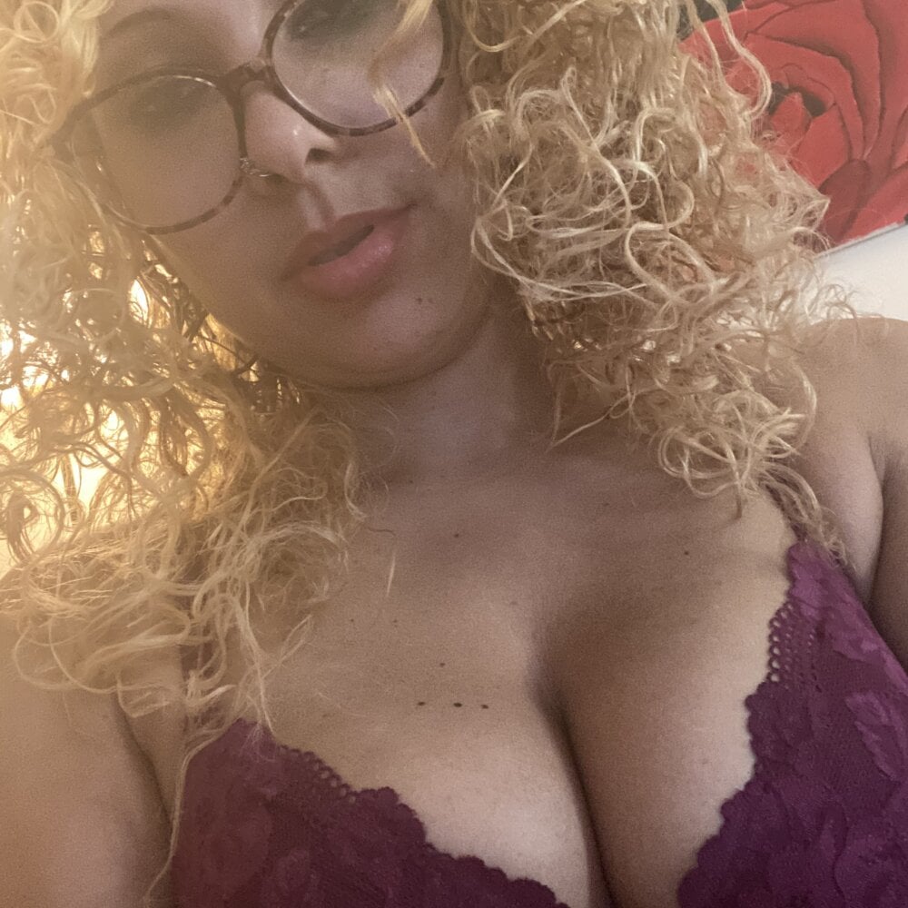 lickablelopez Chatroom