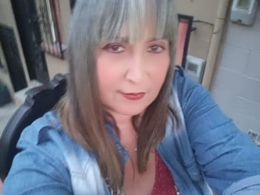 linda-mature