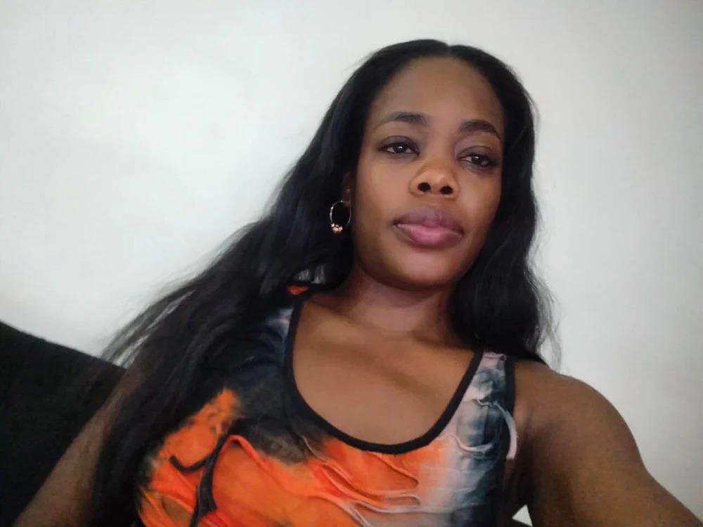 lizmonroee Chatroom