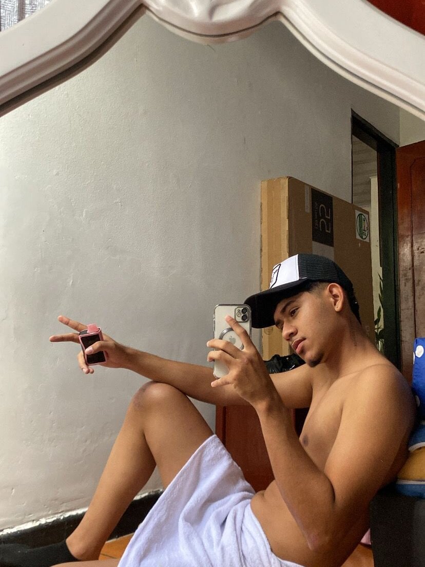 logan_willyams_ Chatroom