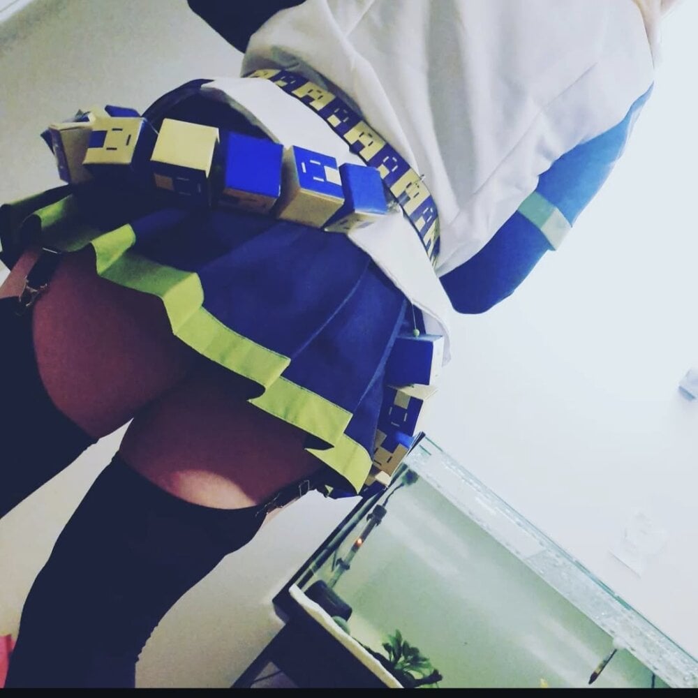 lonely_Cosplay_chick Chatroom