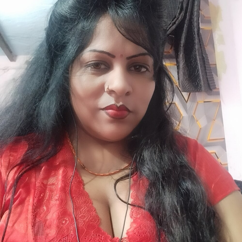 lovely__queen Chatroom